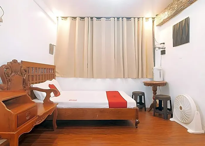 Reddoorz @ Near Naia T1 *